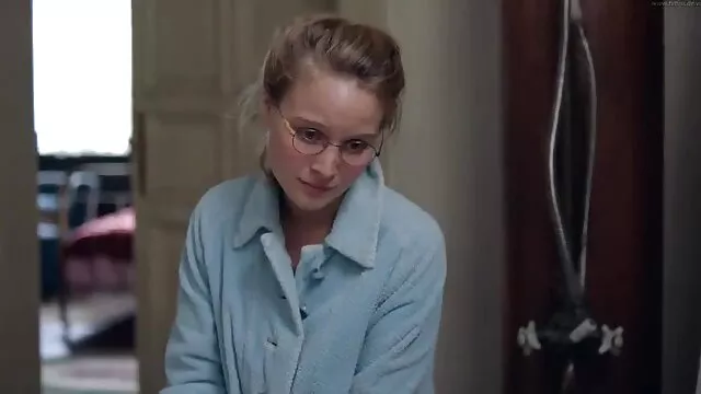 Cassie Del Isla-ატარეთ კარგი ქალის თეთრეული, საიდუმლო (2018))