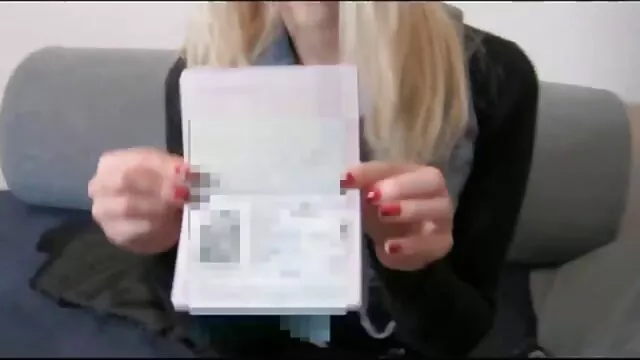 ქალის ფეხები, თეთრეული,